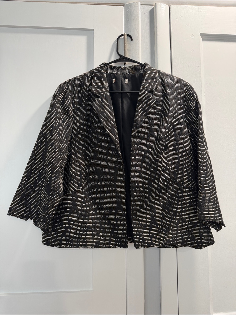 Black Patterned Open-Front Jacket - Women